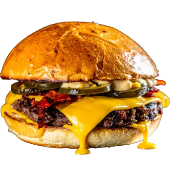 Chili Cheese Burger mit Jalapeño-Scheiben und Chilisoße